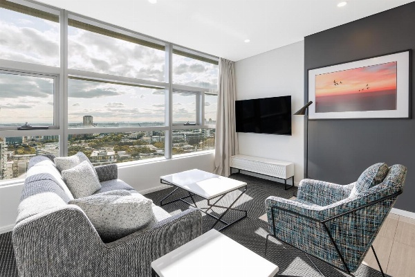 Meriton Suites Zetland image 1