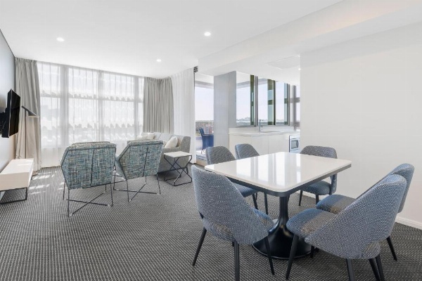 Meriton Suites Zetland image 19